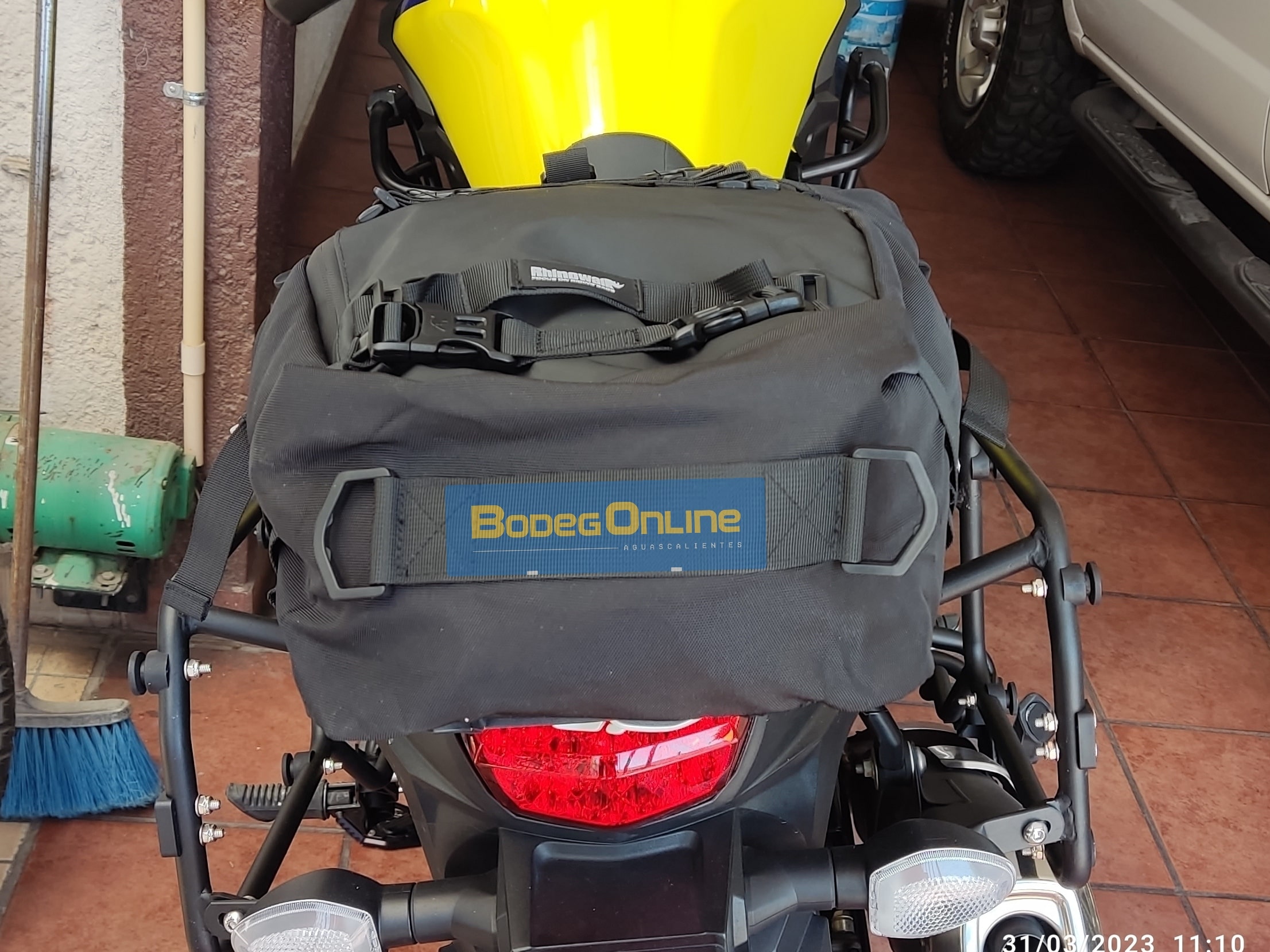 Alforja / Back Pack impermeable para motocicleta (20 litros) -Rhinowalk - Image 5