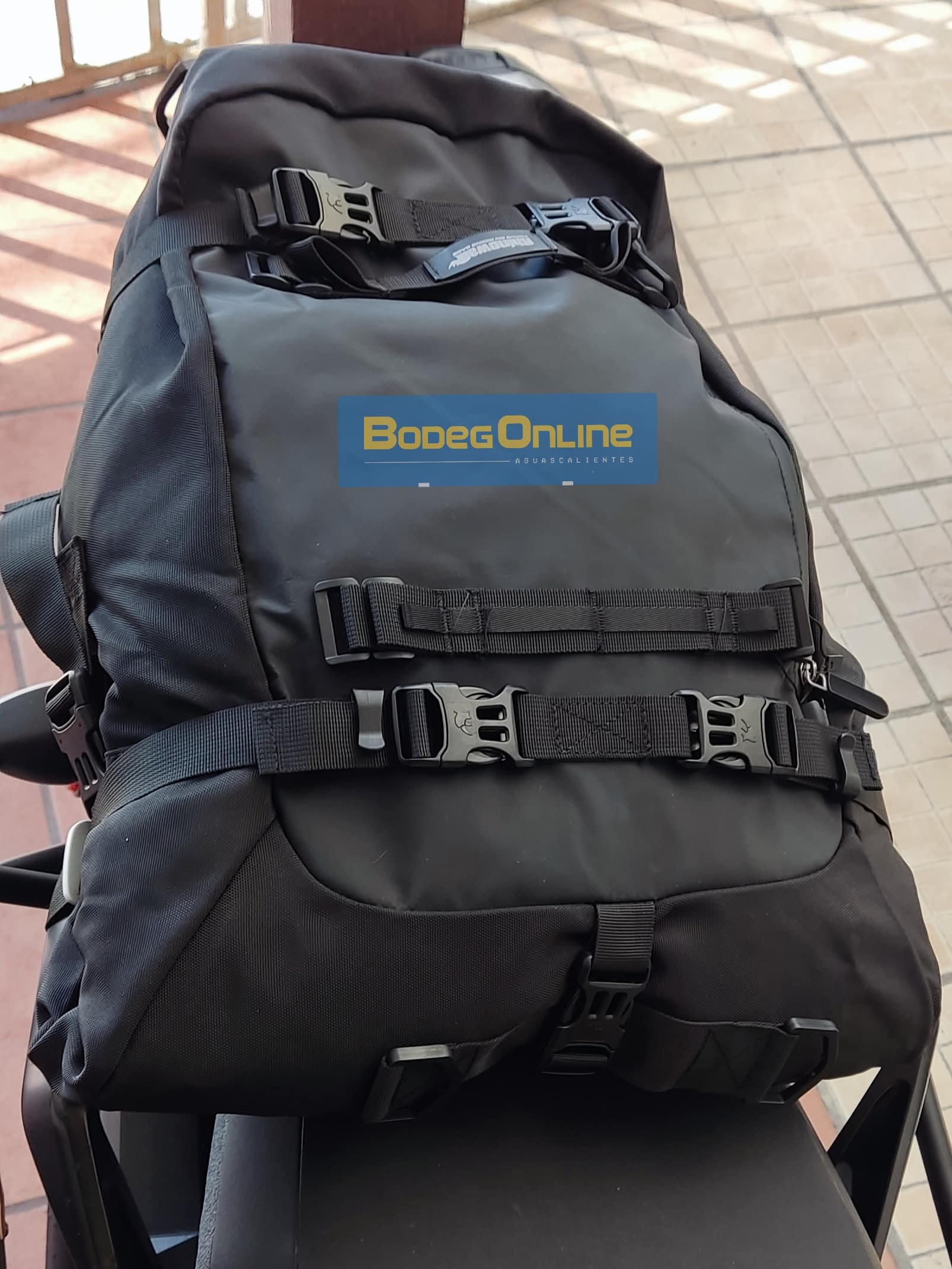 Alforja / Back Pack impermeable para motocicleta (20 litros) -Rhinowalk - Image 4