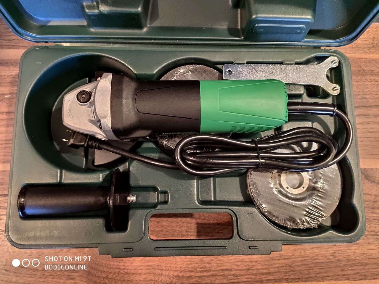 Esmeriladora / Amoladora 4 1/2 Hitachi-Metabo 6.2A / Estuche / 5 discos - Image 6