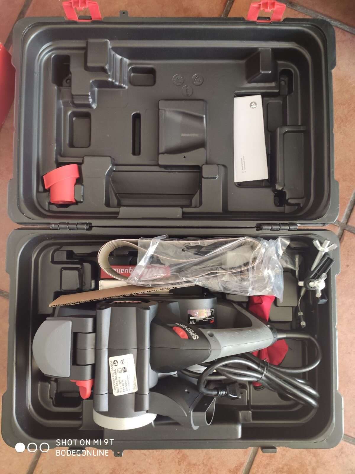 Lijadora de Banda Skil 900W - Image 4